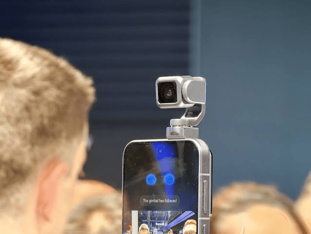 Honor Robot Phone Meluncur 12 Agustus, Ternyata Kamera Gimbal Pertama Dunia